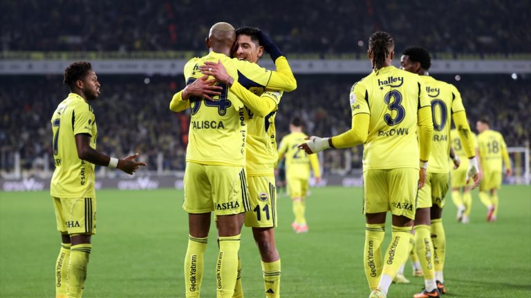 Eyüpspor – Fenerbahçe maçının ilk 11’leri