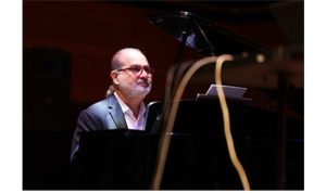 Fatih Erkoç söyledi İzmirliler eşlik etti