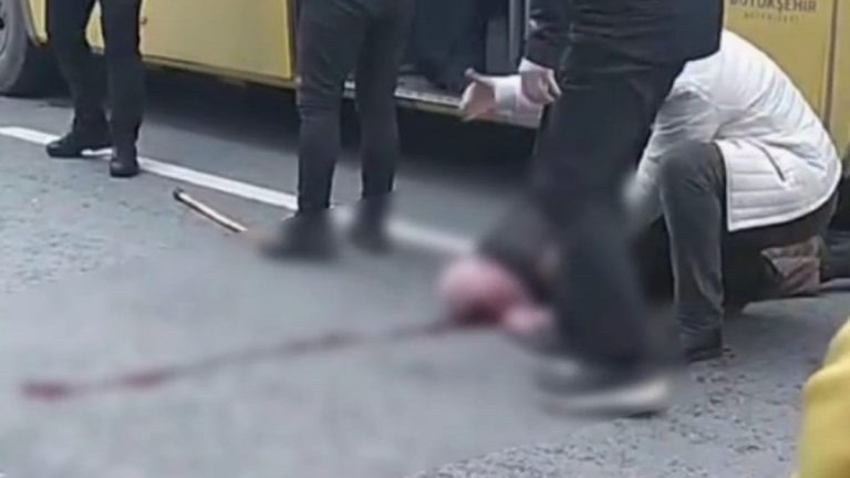 Fatih’te İETT otobüsü yayaya çarptı: 1 ağır yaralı