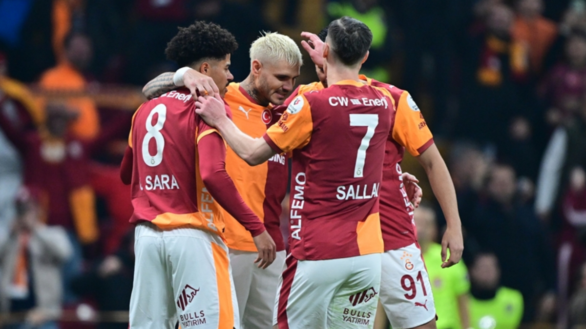 Galatasaray ligin ilk yarısını lider bitirdi: Fenerbahçe’nin bileği bükülmedi