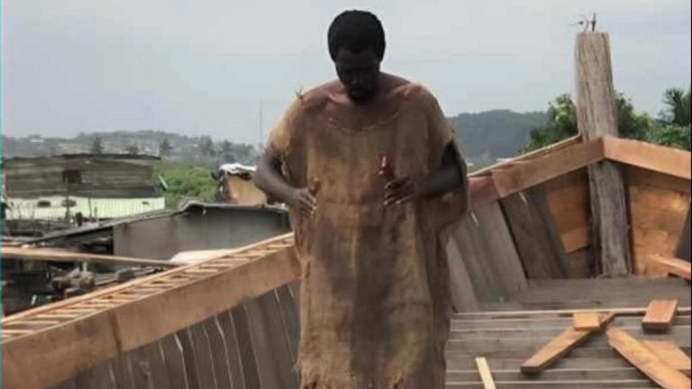 Ganalı ‘peygamber’ Ebu Nuh, gemiler inşa etti: Sel bugün geliyor