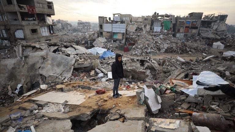 Gazze’de fırtına nedeniyle 22 bina çöktü: 18 ölü