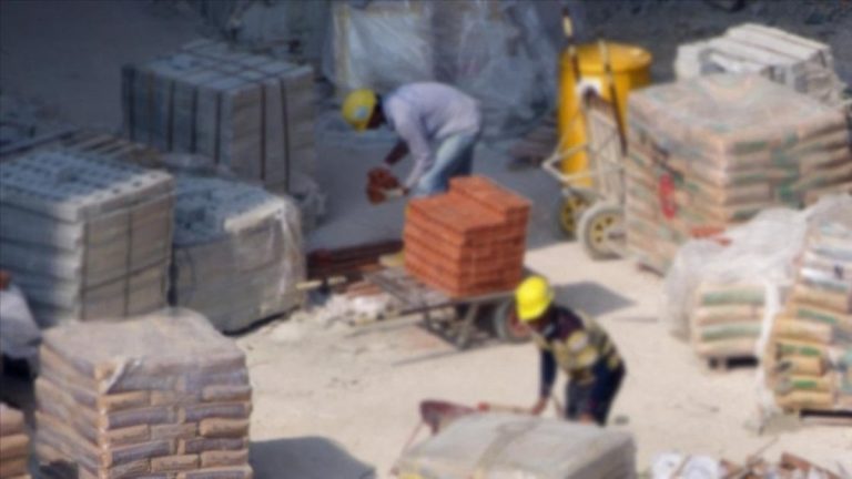 Güven endeksi aralıkta hizmet ve perakende ticaret sektörlerinde arttı