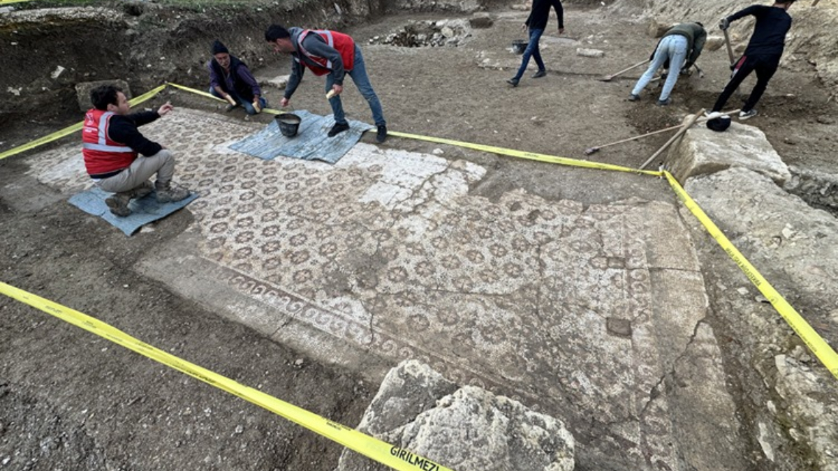 Hatay’da deprem enkazının altından tarih çıktı