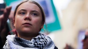 İngiltere’de gözaltına alınan aktivist Thunberg serbest