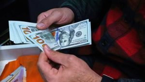 İran riyalinde rekor düşüş: Protestolar patlak verdi