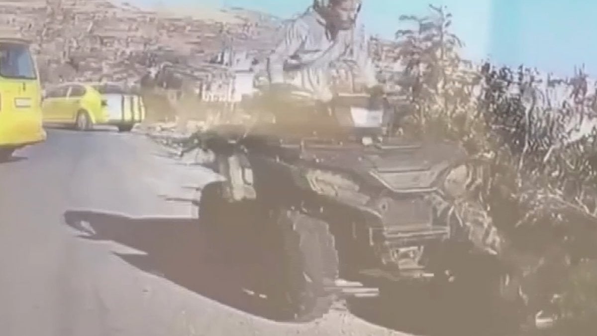 İsrail askeri Batı Şeria’da namaz kılan Filistinliyi ATV ile ezdi