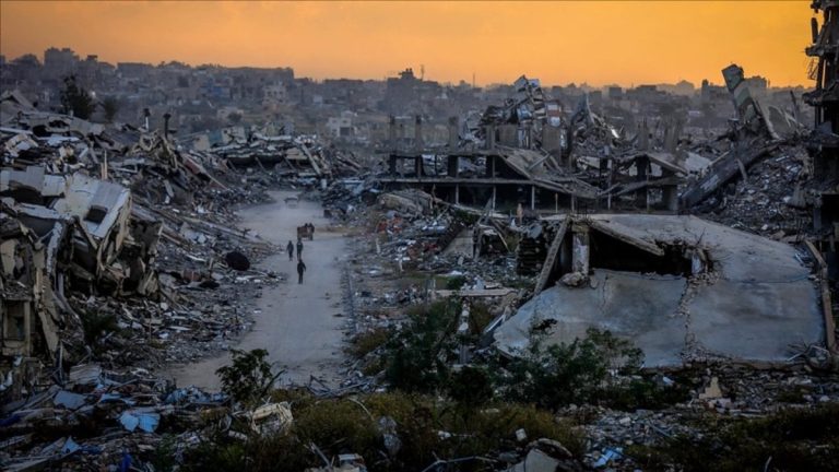 İsrail, Gazze’nin çeşitli bölgelerine saldırılarını sürdürüyor