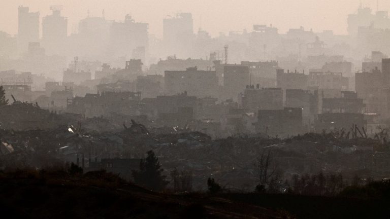 İsrail ordusu, Gazze Şeridi’ne hava saldırıları düzenledi
