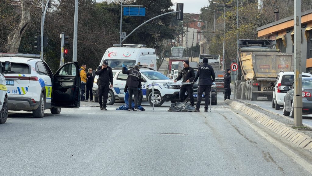 İstanbul’da feci kaza: Hafriyat kamyonunun çarptığı yaşlı adam hayatını kaybetti
