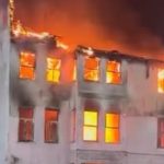 İstanbul’da Fransız Hapishanesi’nin bahçesinde bulunan 2 katlı tarihi bina alev alev yandı