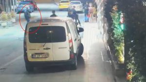 İstanbul’da merdivenlerinde unutulan cep telefonunu çalan şüpheli tutuklandı