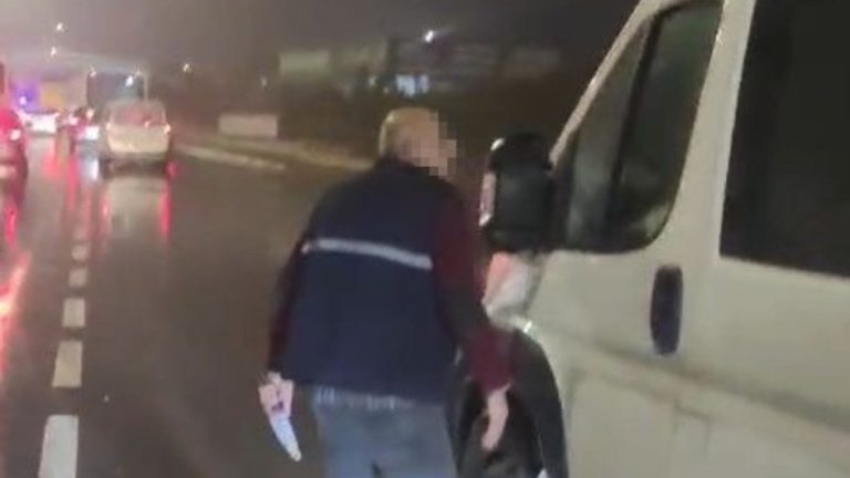 İstanbul’da trafikte kavga çıktı