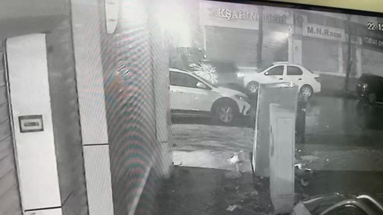 İstanbul’da uzun namlulu silahlarla saldırı: Park halindeki otomobil hedef alındı