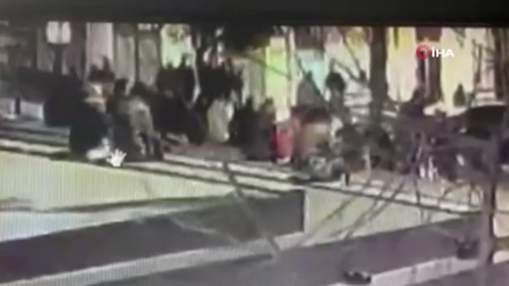 İstanbul’da yankesicilik ile cep telefonu çalan 2 şüpheli tutuklandı