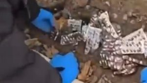 İzmir’de bahçeden 9 bin uyuşturucu hap çıktı