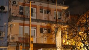 İzmir’de hırsızlık için girilen evde cinayet