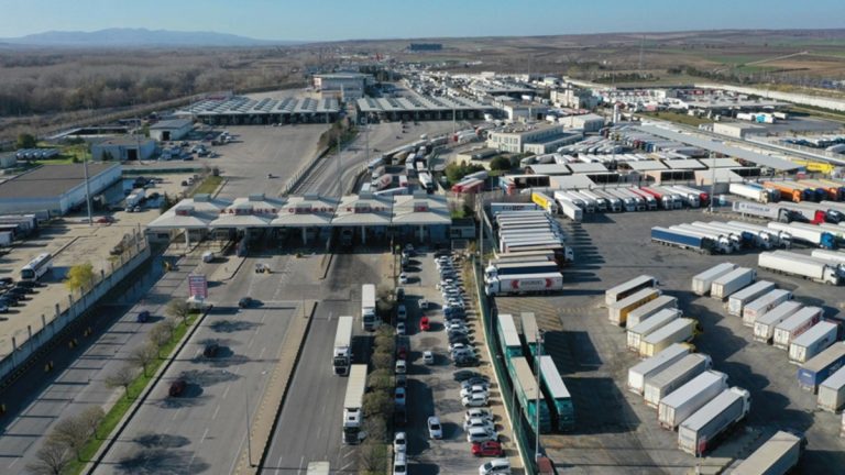 Kapıkule Gümrük Kapısı’nda ticari araç geçişinde tarihi rekor