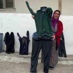 Kars’ta dışarıya asılan çamaşırlar bile dondu