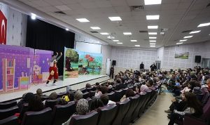 Kartepe’de Neşe ve Cesaret Dolu Tiyatro