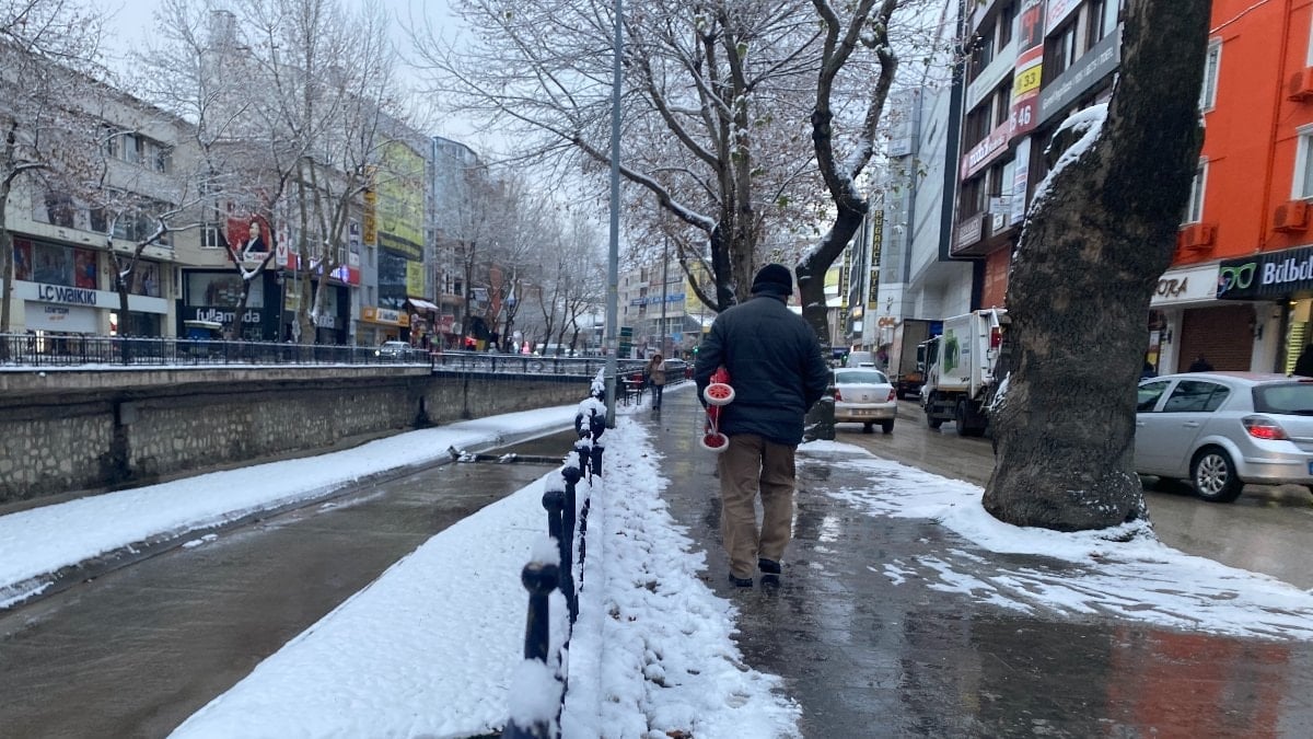 Kastamonu’da kar yeniden etkisini gösterdi