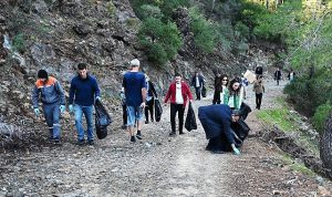 Kemer’de çevre temizliği etkinliği