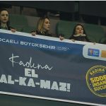 Kocaeli Stadyumu’nda kadına şiddete karşı güçlü mesaj verildi; “Kadına el kalkamaz”
