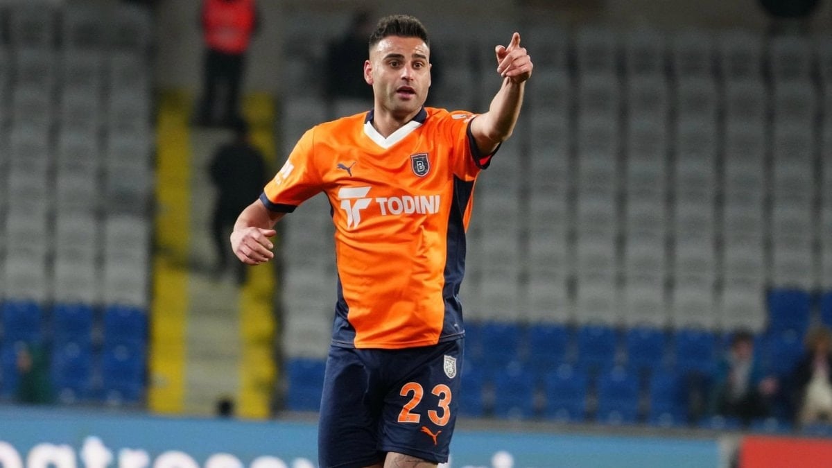 Konyaspor Başkanı Atiker, Deniz Türüç transferini duyurdu