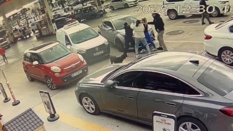 Muğla’da maddi hasarlı kaza sonrası ortalık karıştı