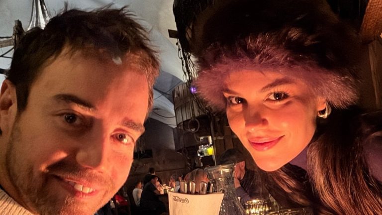 Murat Dalkılıç ve Özgü Kaya tatile çıktı! Prag pozları çok beğenildi