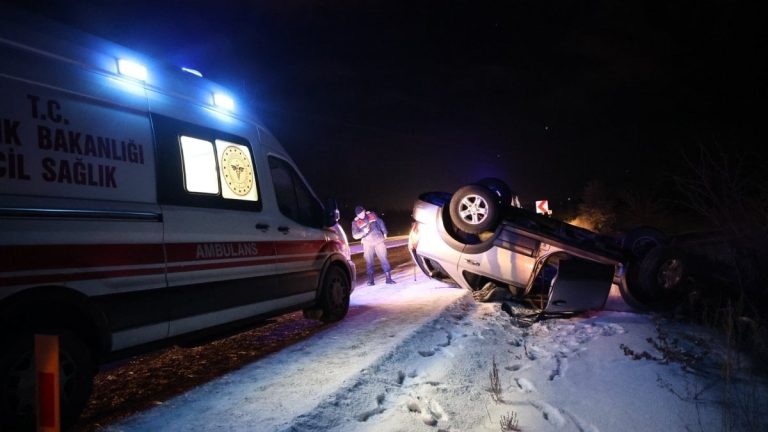 Nevşehir’de buzlanma zincirleme kazalara yol açtı: 6 kazada 12 yaralı