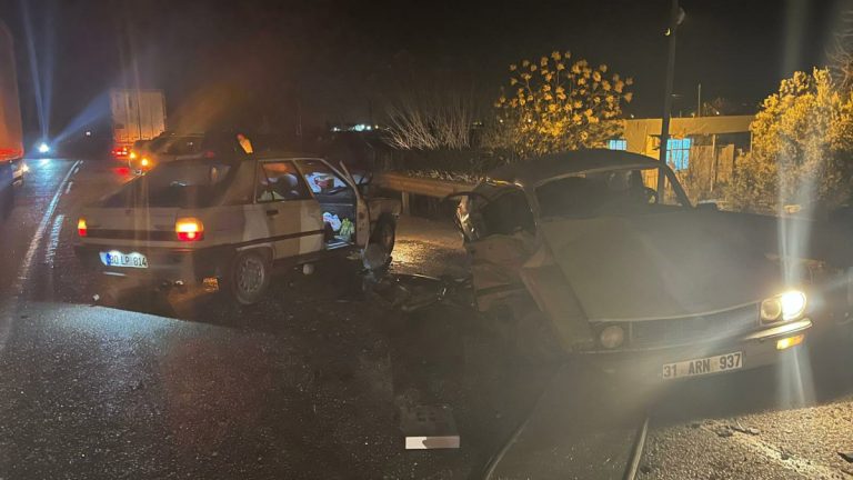 Osmaniye’de otomobillerin çarpıştığı kazada 1 kişi öldü