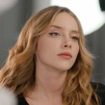 Oyuncu Hayal Köseoğlu sevgilisinden evlilik teklifi aldı