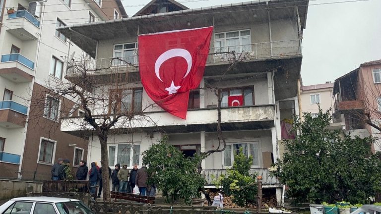 Şehit polisin Düzce’deki baba ocağına acı haber ulaştı