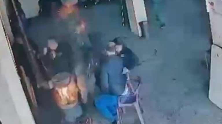 Şırnak’ta sobaya dökülen mazot parladı: Çırak yaralandı