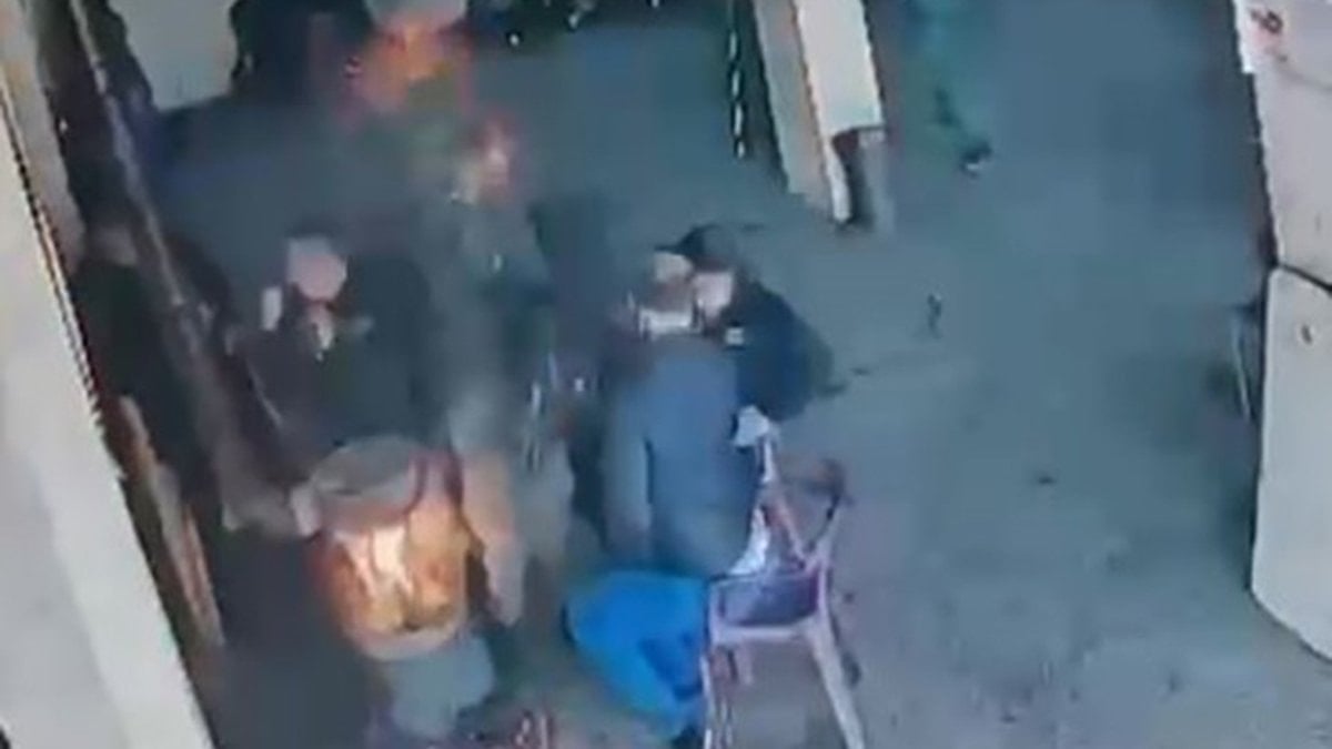 Şırnak’ta sobaya dökülen mazot parladı: Çırak yaralandı