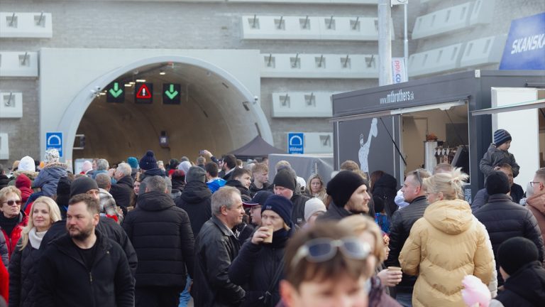 Slovakya’da 27 yıllık bekleyiş sona erdi: Ülkenin en uzun tüneli açıldı