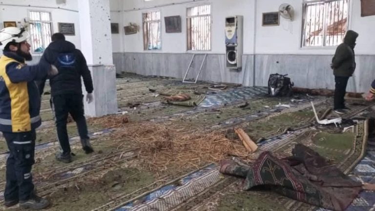 Suriye’de bir camide patlama meydana geldi
