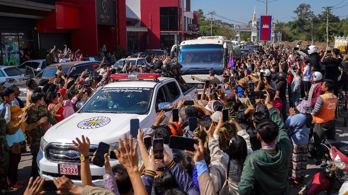 Tayland, 155 gündür alıkoyduğu 18 Kamboçyalı askeri iade etti