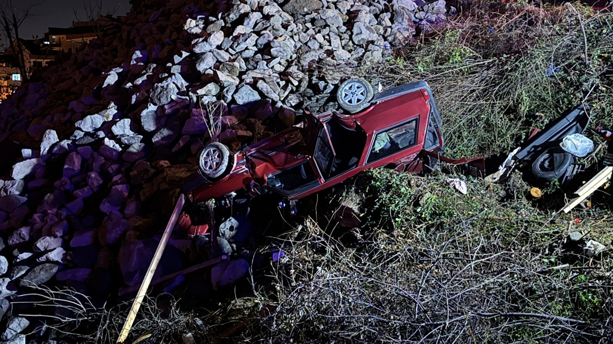 Trabzon’da otomobil şarampole devrildi: 1 ölü 3 yaralı