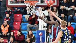 Trabzonspor’dan Fenerbahçe’ye 26 sayılık fark!