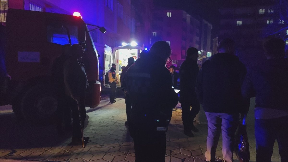 Van’da 32 daireli apartmanda yangın