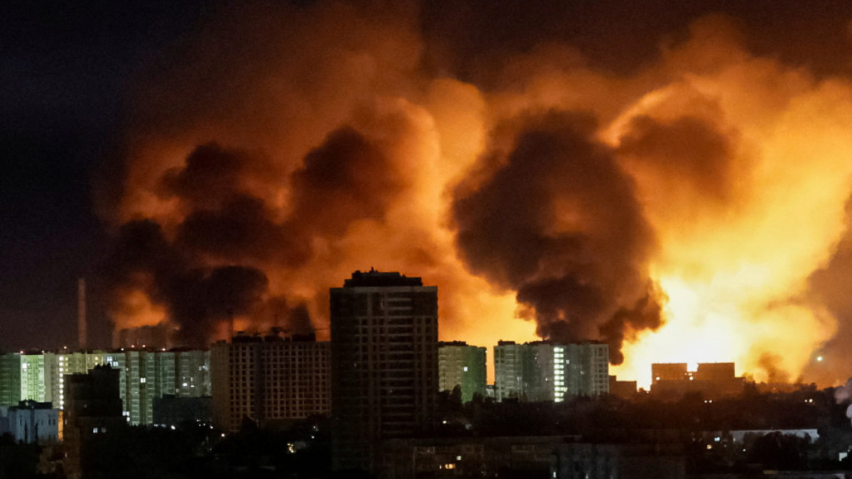 Vladimir Zelensky, Ukrayna’nın yoğun hava saldırısı altında olduğunu söyledi