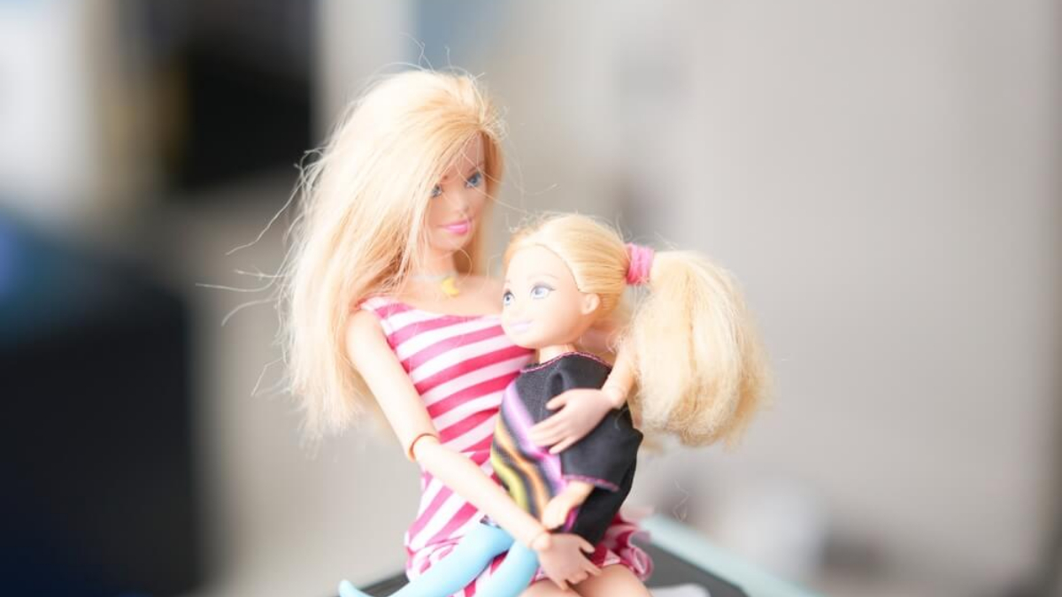 Yeni trend pes dedirtti: “Doll mom” akımı büyüyor…