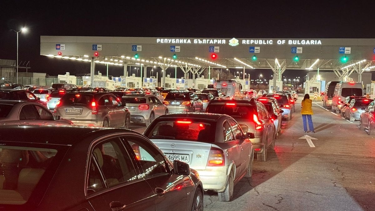 Yılbaşı alışverişini Edirne’de yapan Bulgaristan vatandaşları dönüş yolunda