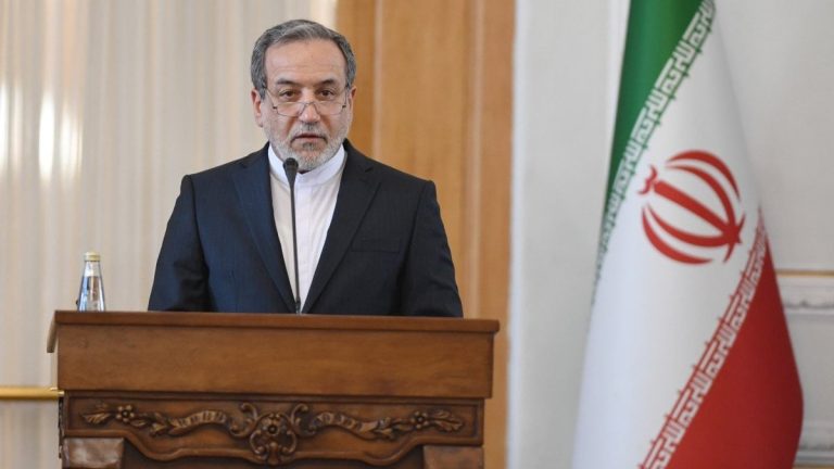 Abbas Erakçi’den İngiltere’ye: İran’ın iç işlerine müdahale etmeyin