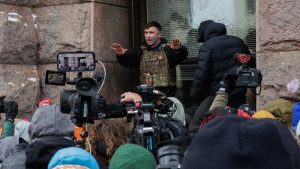 ABD’de Müslüman karşıtı gösteride Kur’an-ı Kerim yakmaya çalıştılar