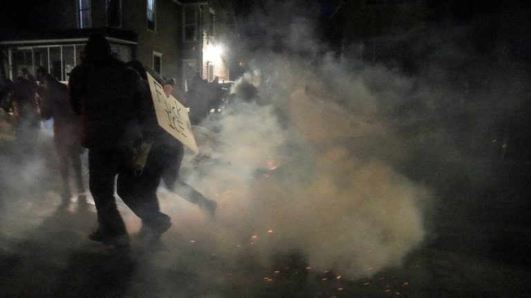 ABD’de protestocular ile ICE ekipleri arasında arbede çıktı