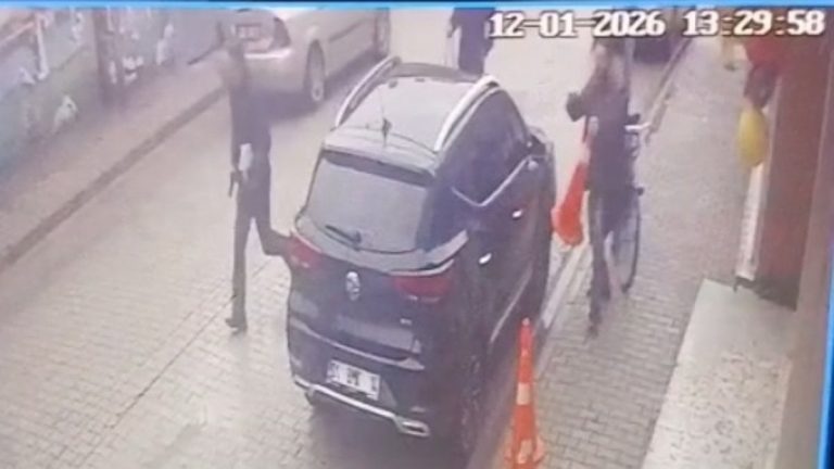 Adana’da çocuğunun eski öğretmenini darbetti