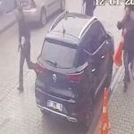 Adana’da okul önünde öğretmene yumruk atıp ateş etti